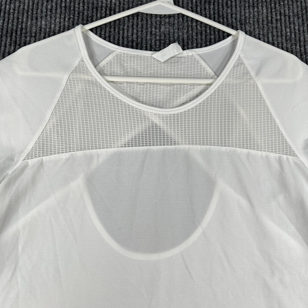 Under Armour Shirt Womens Medium White Short Sleeve Heat Gear Fitted Workout
